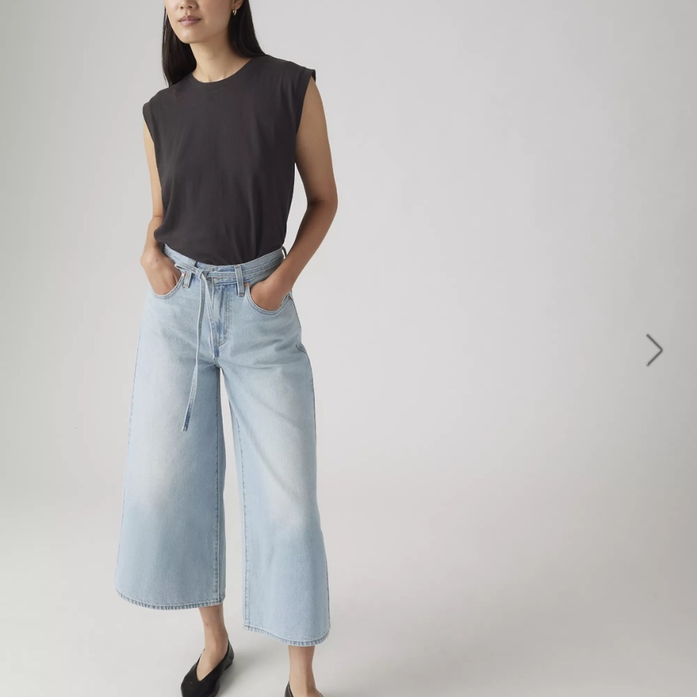 Levi Strauss XL Culotte Jeans.‎ . NWT. Retail 98